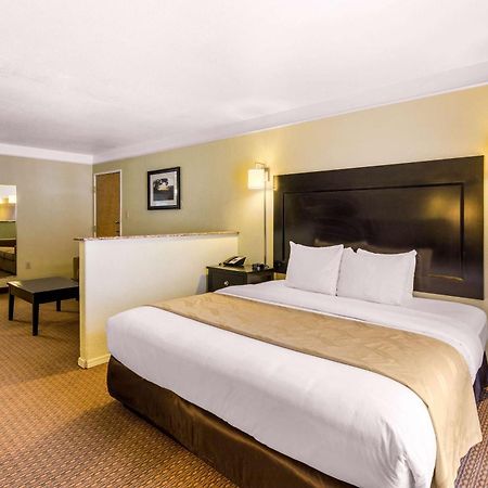 Quality Inn & Suites Gallup I-40 Exit 20 Buitenkant foto