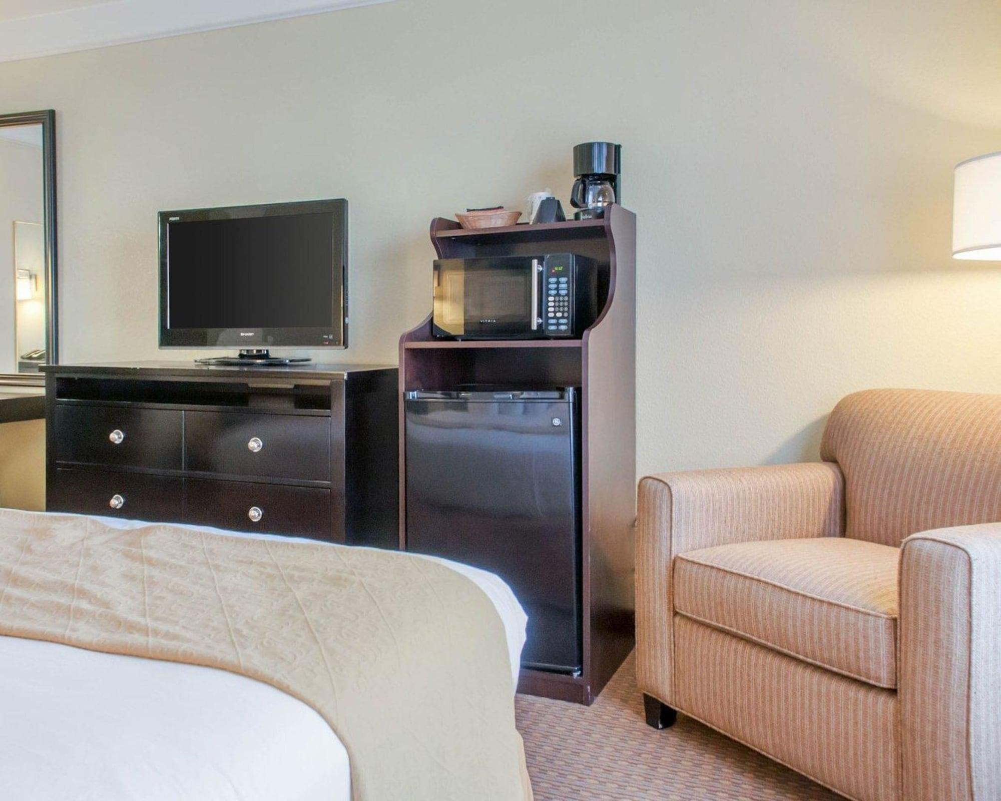 Quality Inn & Suites Gallup I-40 Exit 20 Buitenkant foto