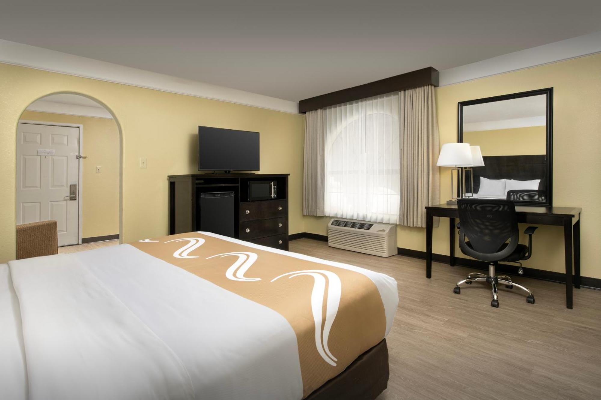 Quality Inn & Suites Gallup I-40 Exit 20 Buitenkant foto