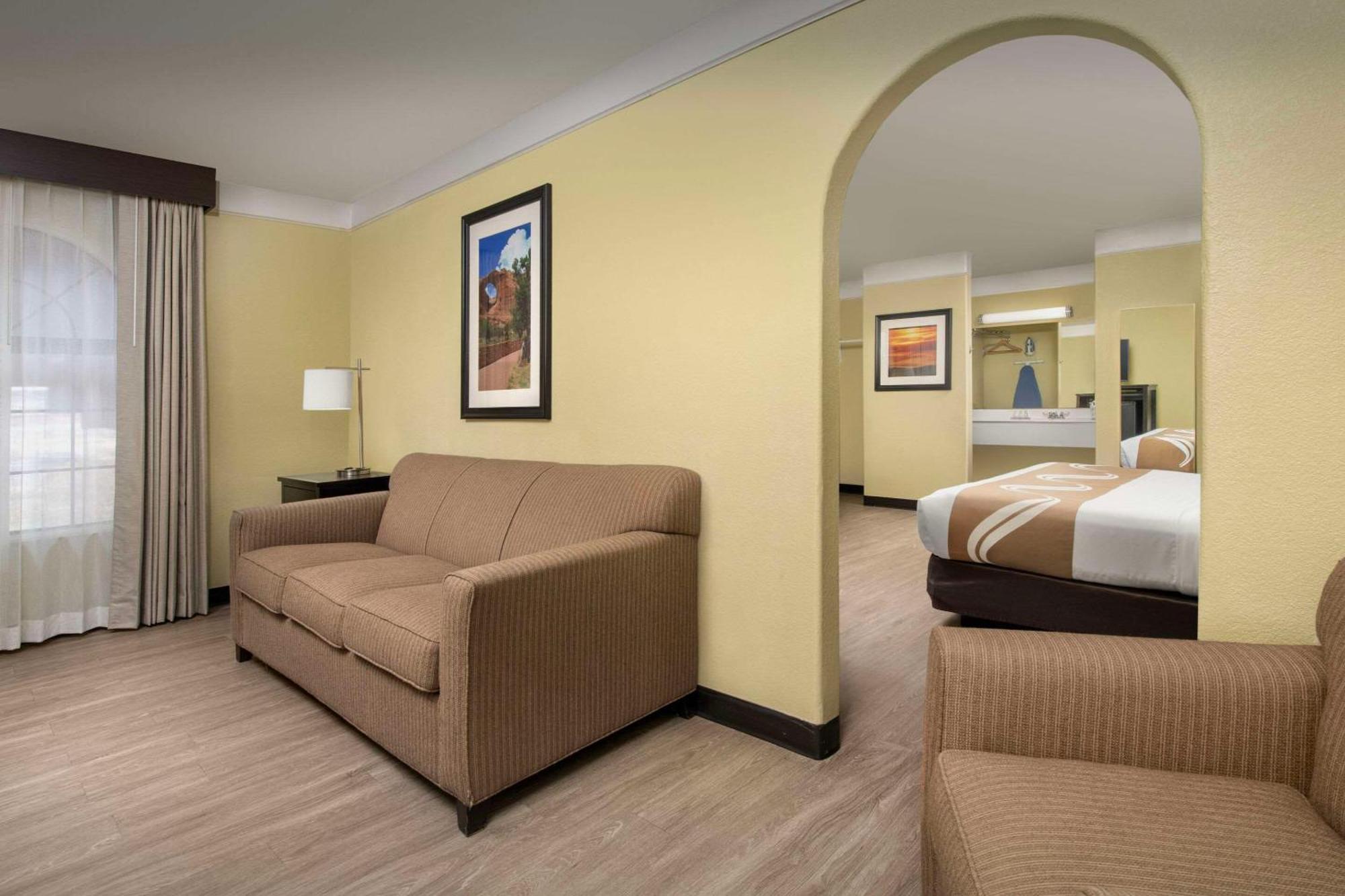 Quality Inn & Suites Gallup I-40 Exit 20 Buitenkant foto