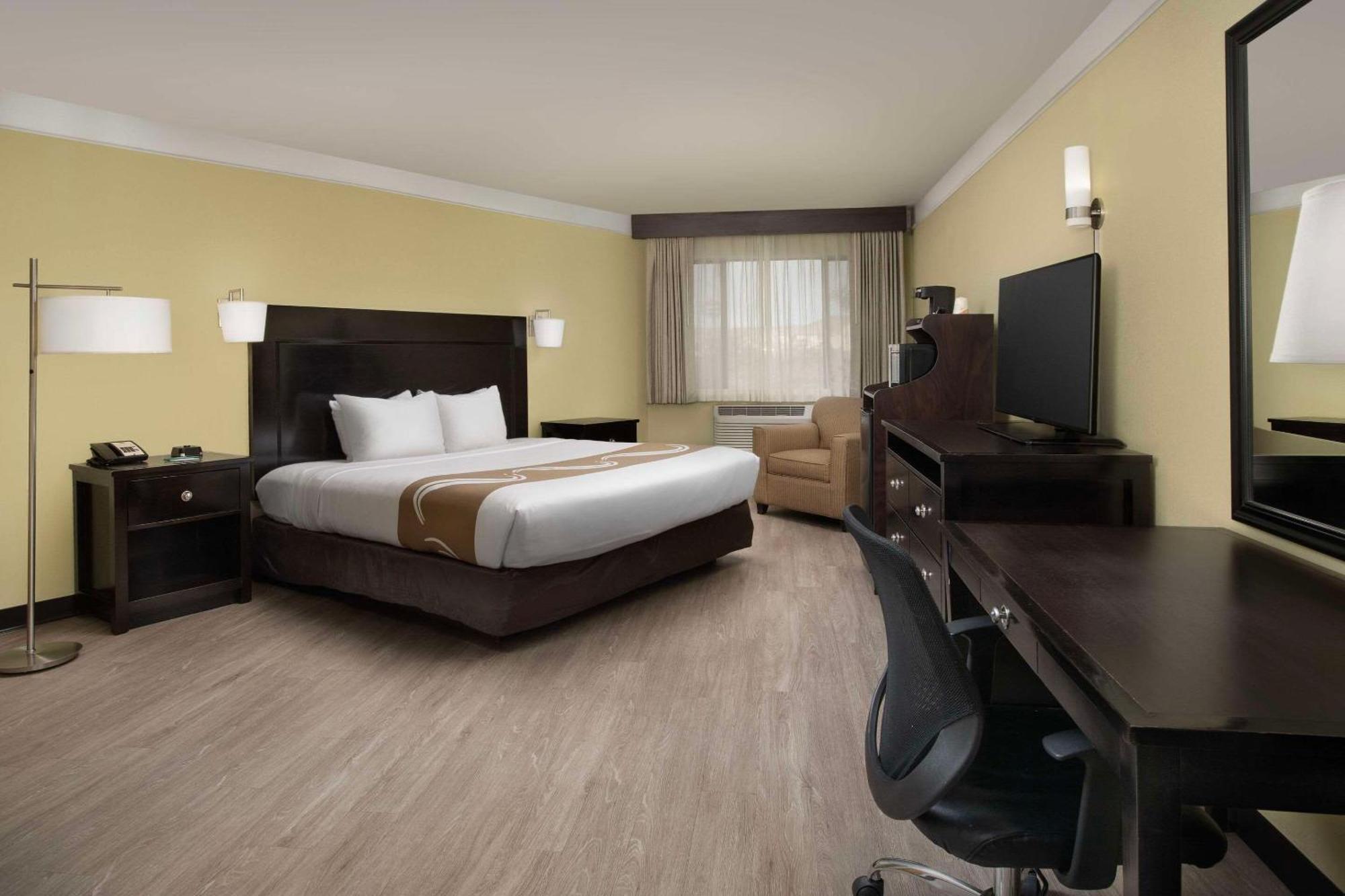 Quality Inn & Suites Gallup I-40 Exit 20 Buitenkant foto