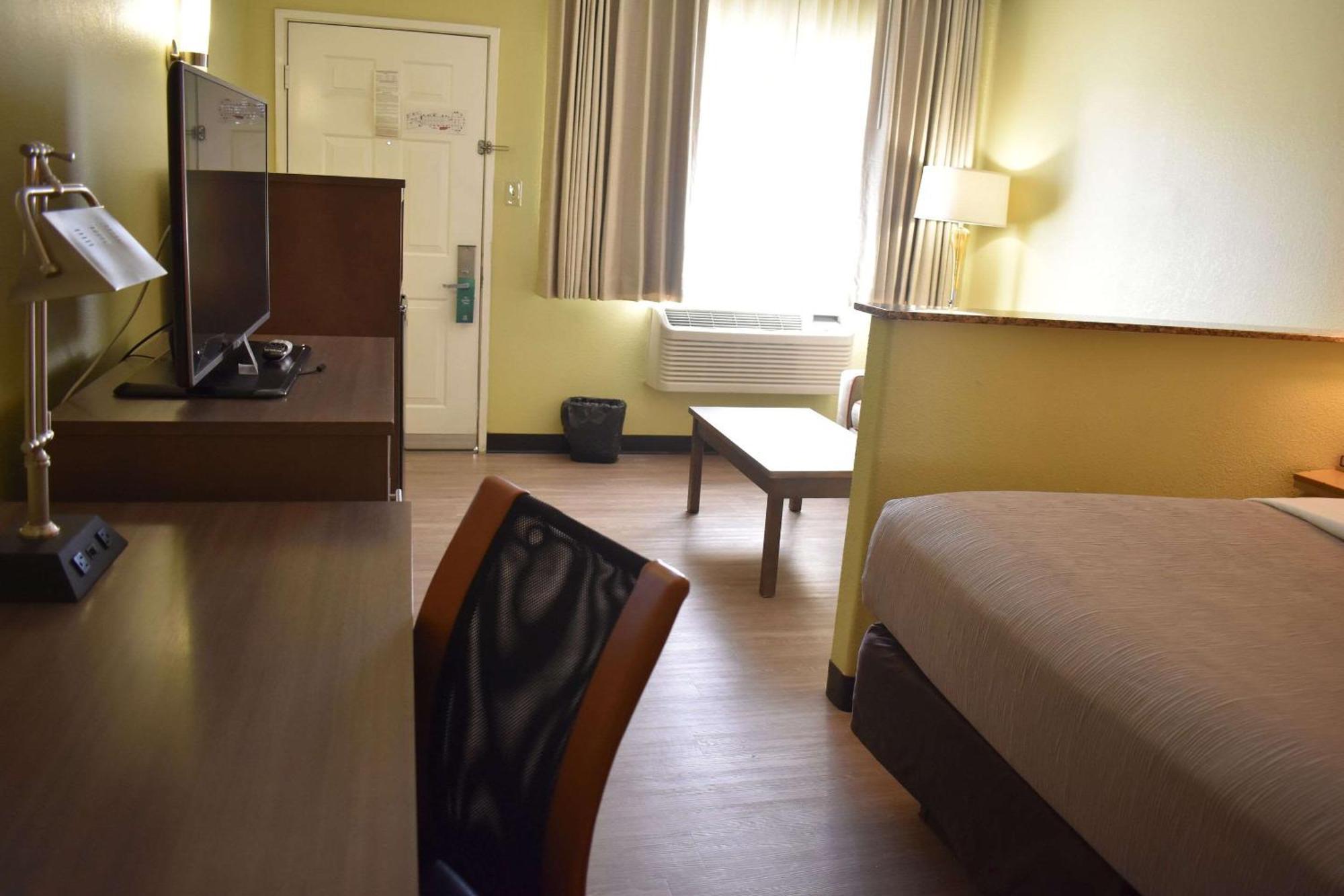 Quality Inn & Suites Gallup I-40 Exit 20 Buitenkant foto