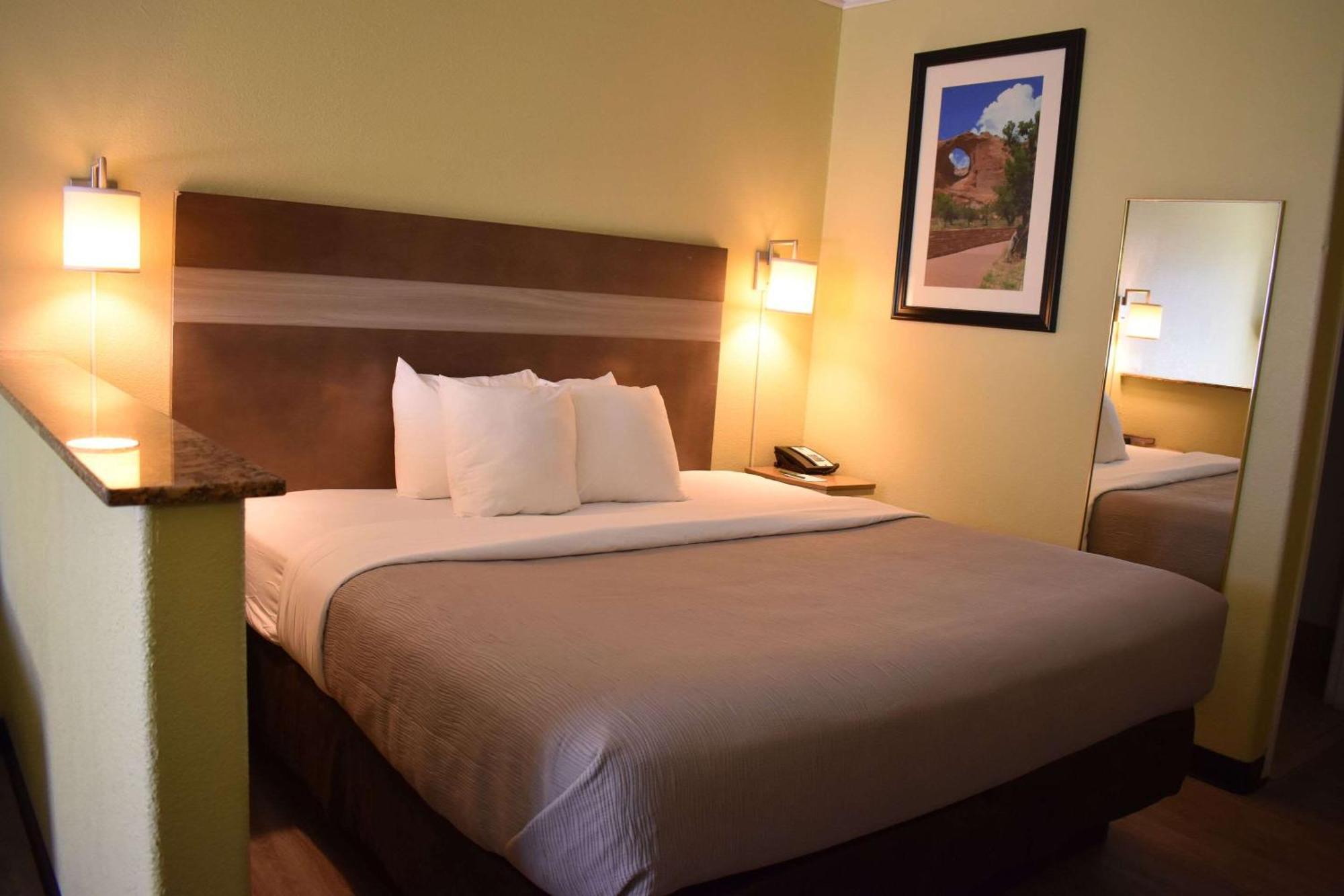 Quality Inn & Suites Gallup I-40 Exit 20 Buitenkant foto
