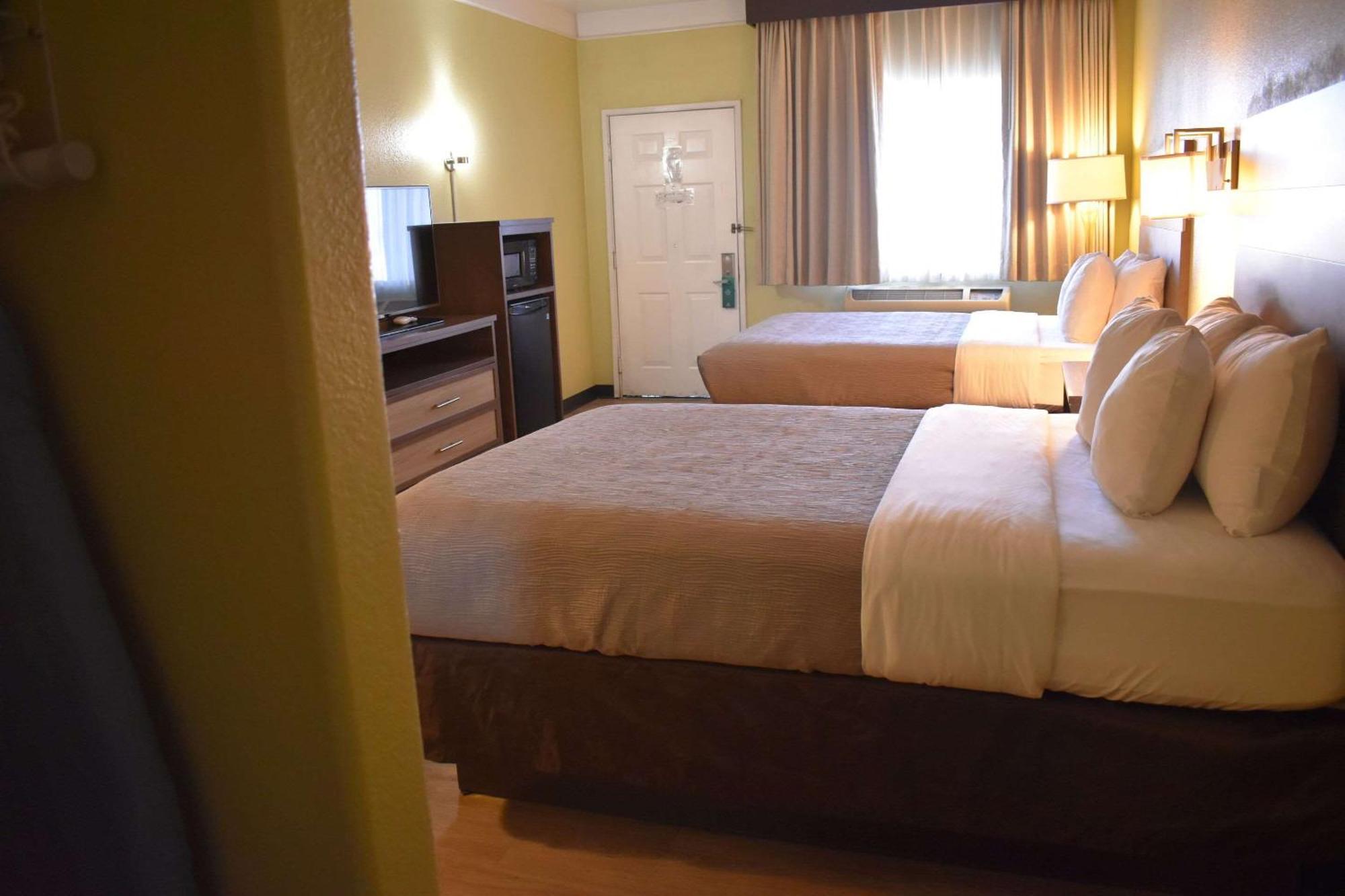 Quality Inn & Suites Gallup I-40 Exit 20 Buitenkant foto