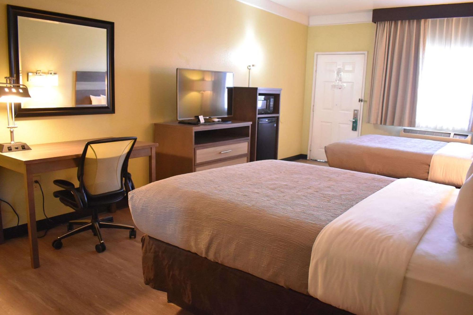 Quality Inn & Suites Gallup I-40 Exit 20 Buitenkant foto