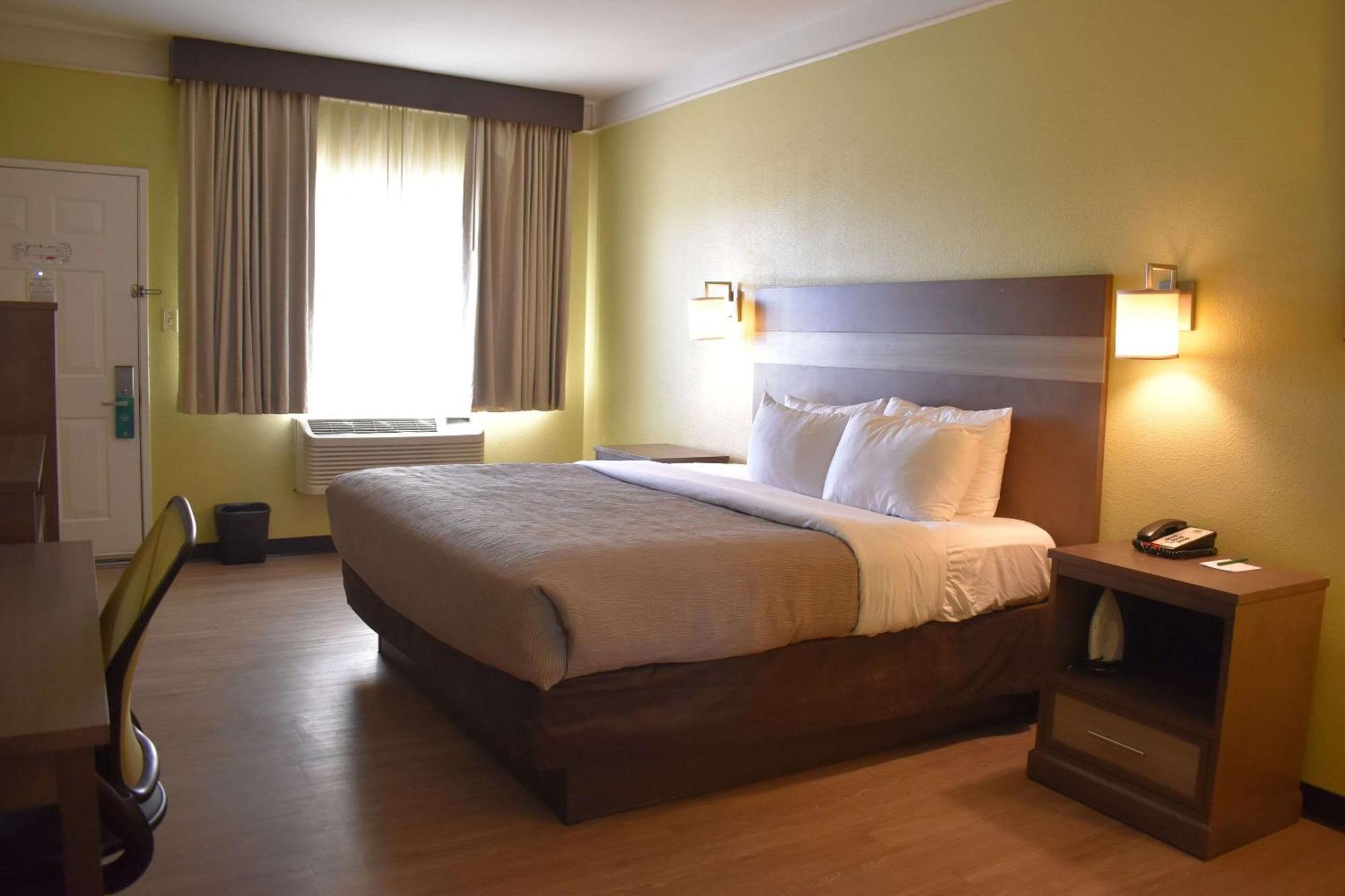 Quality Inn & Suites Gallup I-40 Exit 20 Buitenkant foto