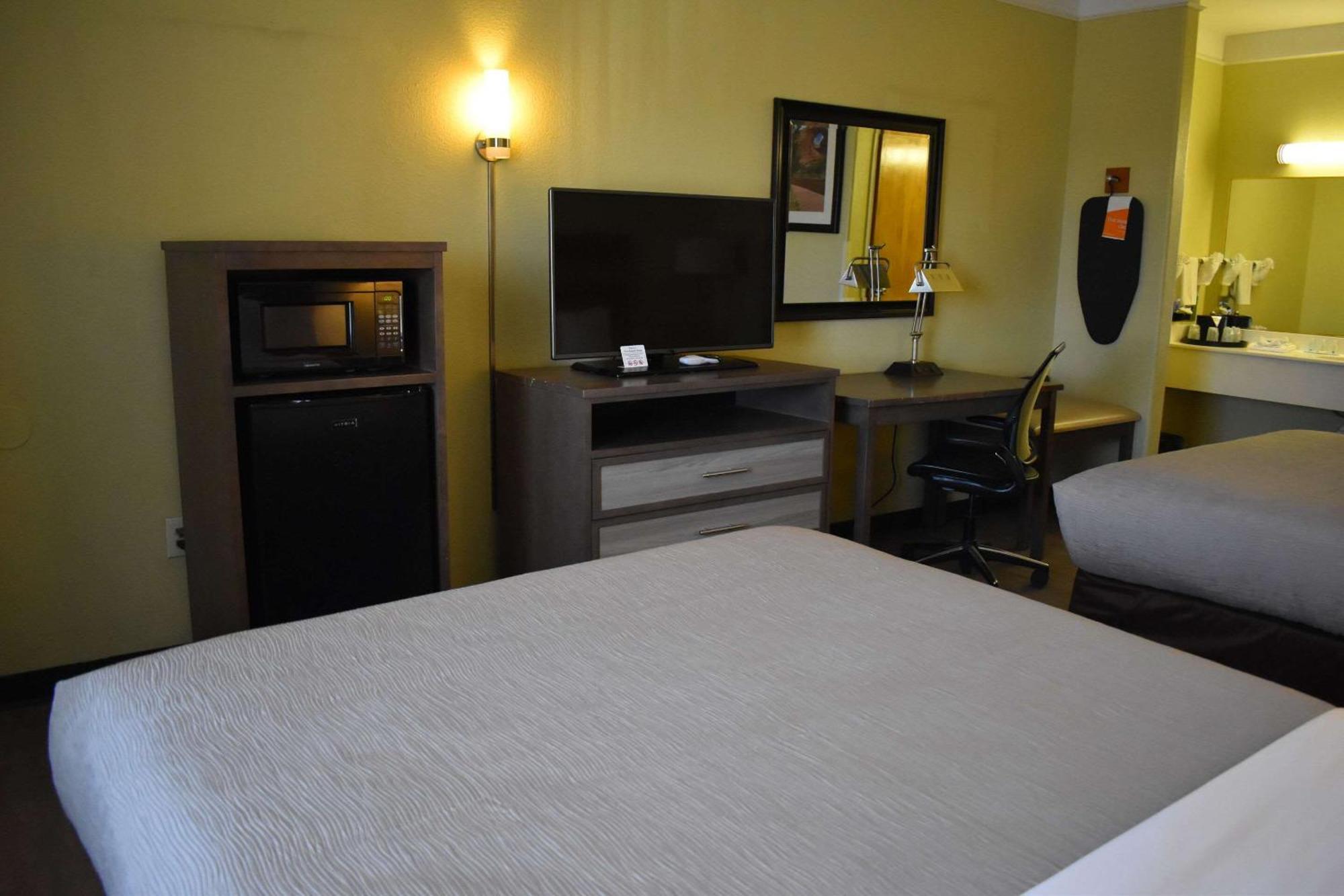 Quality Inn & Suites Gallup I-40 Exit 20 Buitenkant foto