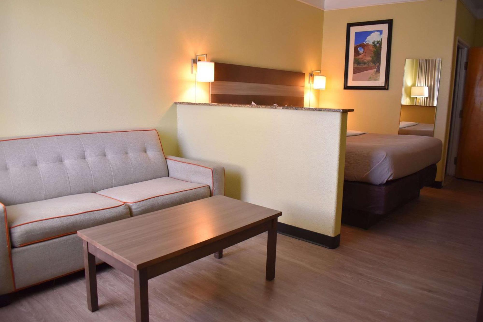 Quality Inn & Suites Gallup I-40 Exit 20 Buitenkant foto