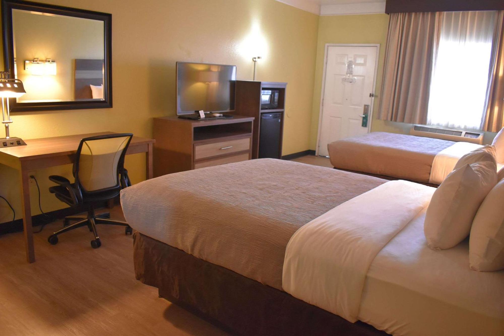 Quality Inn & Suites Gallup I-40 Exit 20 Buitenkant foto