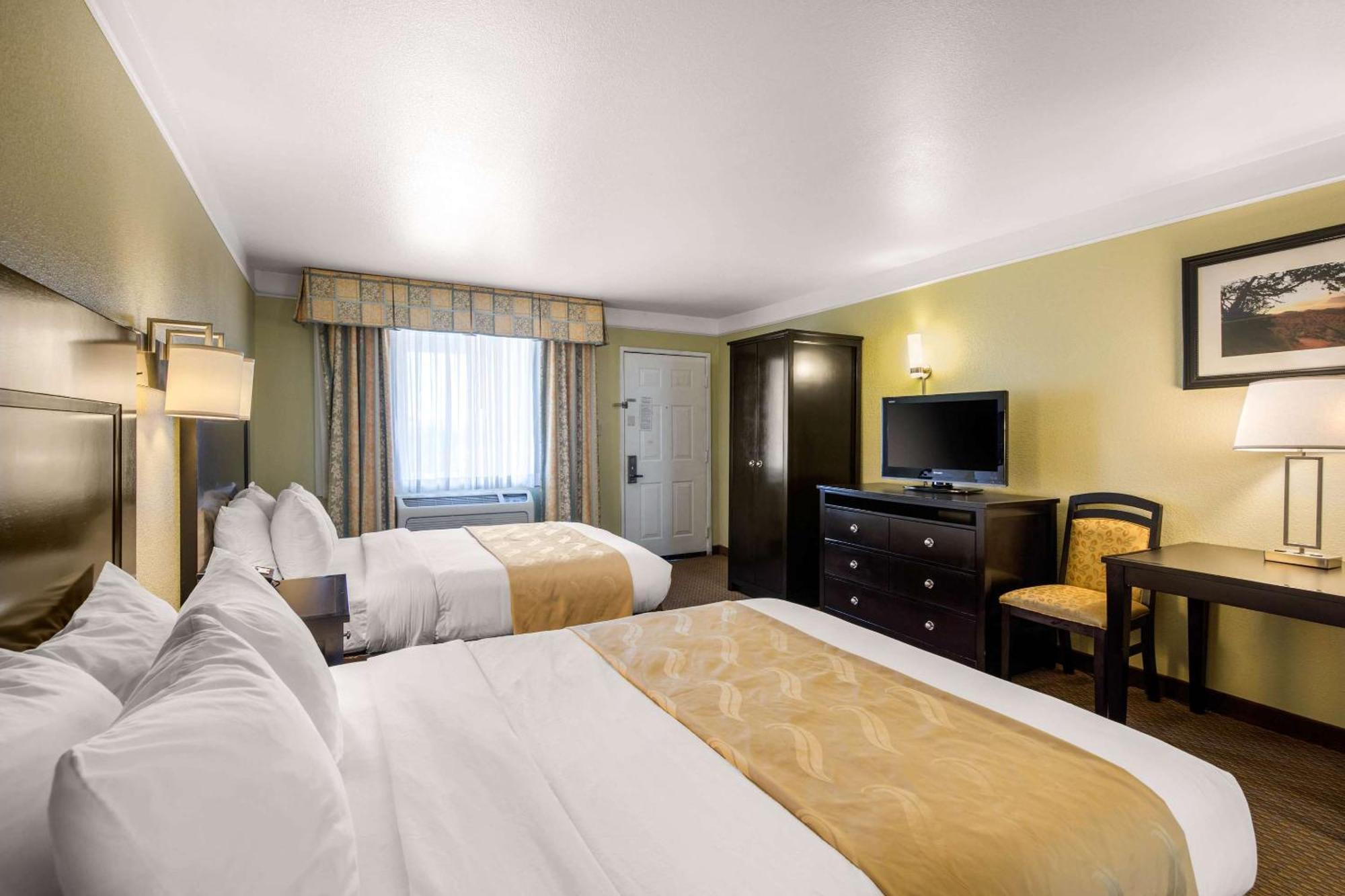 Quality Inn & Suites Gallup I-40 Exit 20 Buitenkant foto