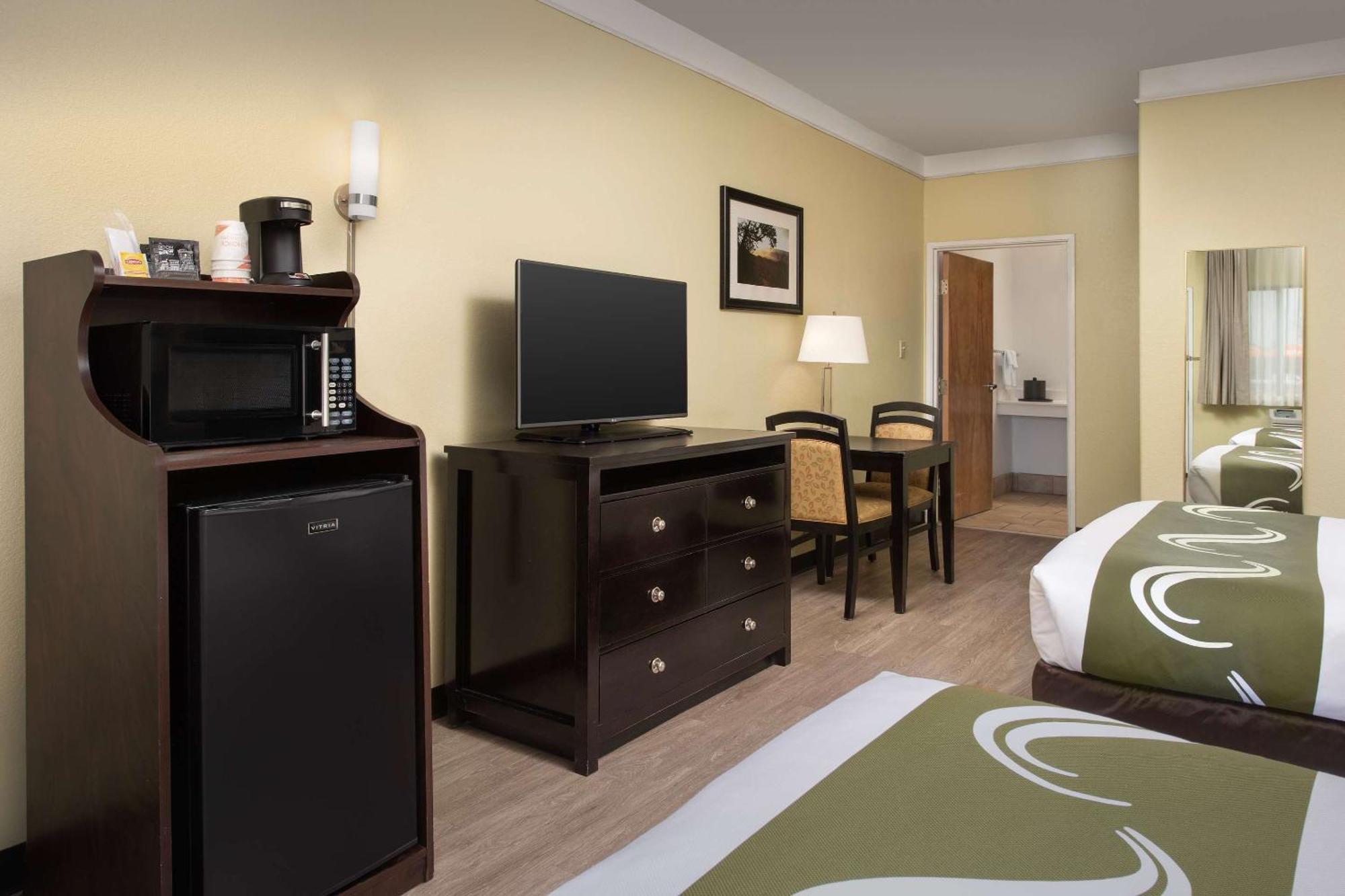 Quality Inn & Suites Gallup I-40 Exit 20 Buitenkant foto